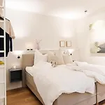 Kloeoenstuuv Апартаменты *